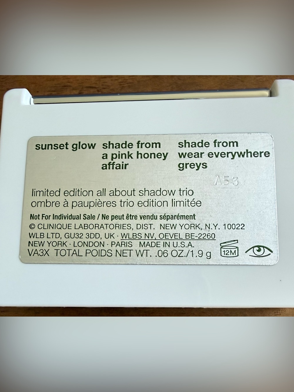 Clinique Take The Day Off Makeup Remover and eyeshadow trio palette - Picture 4 of 6